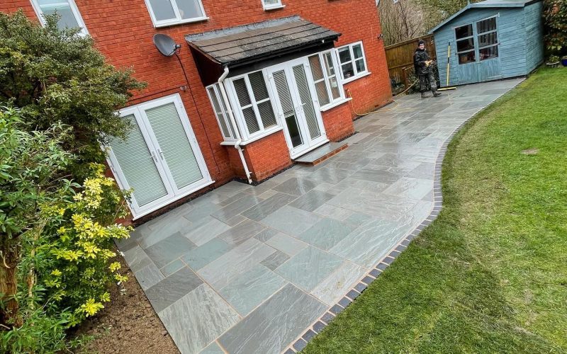 Paving with edging